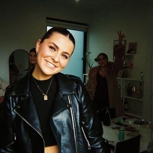 Meet your Posher, Annie